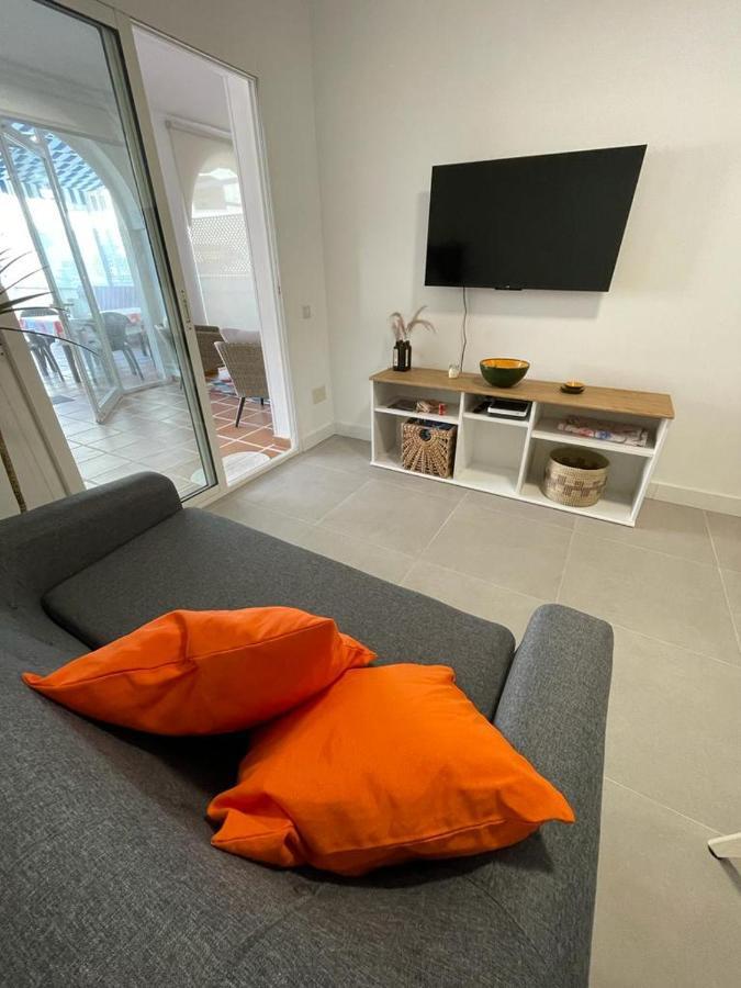 Encantador Piso Con Terraza Y Piscina Lägenhet Benalmádena Exteriör bild